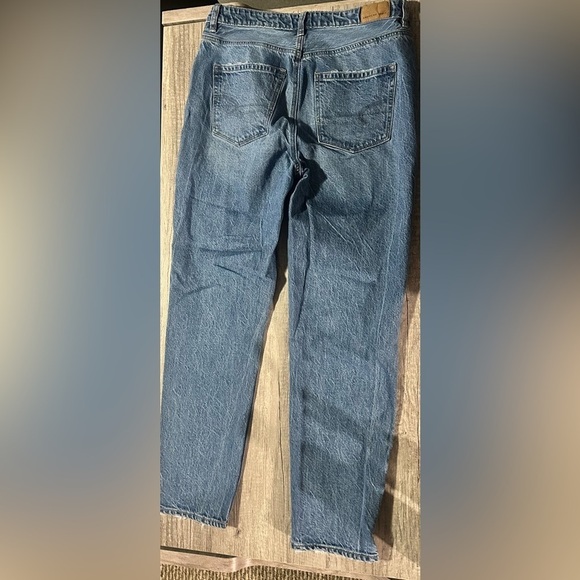 American Eagle Mom Jean Size 4 - Picture 6 of 6